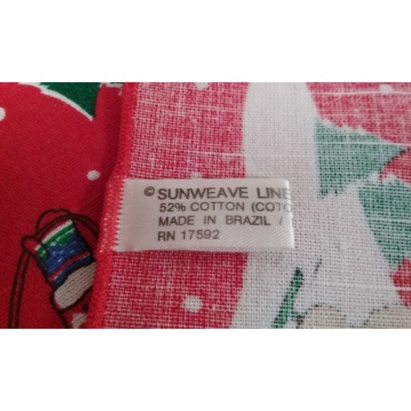 Vintage Set of 4 Christmas Napkins by Sunweave Linen Corporation - Picture 6 of 7